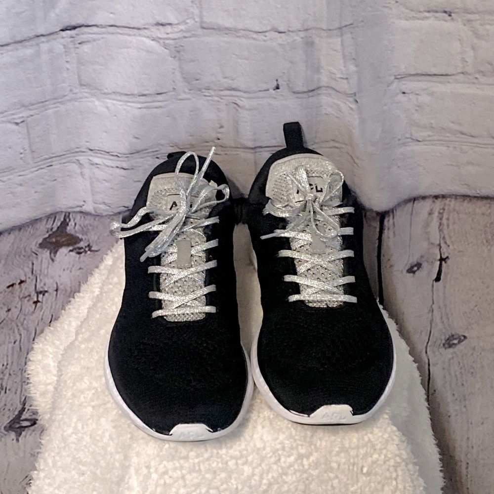 “APL” Women’s Sneakers…Black/Silver…Sz 9